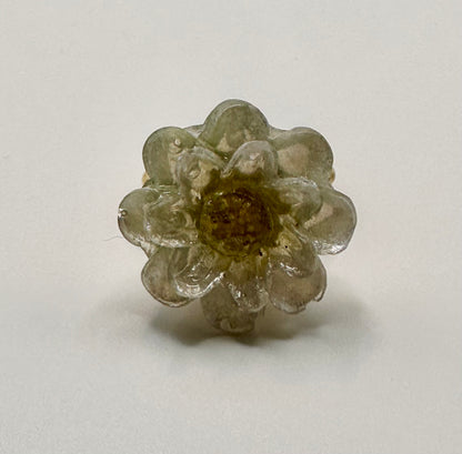 Pearlescent Flower Ring